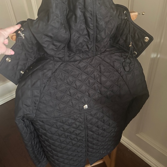 Burberry Brit Black Quilted Puffer Jacket with Hood - Picture 2 of 12